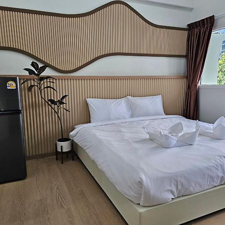Lub Nai Hostel Patong Екстериор снимка