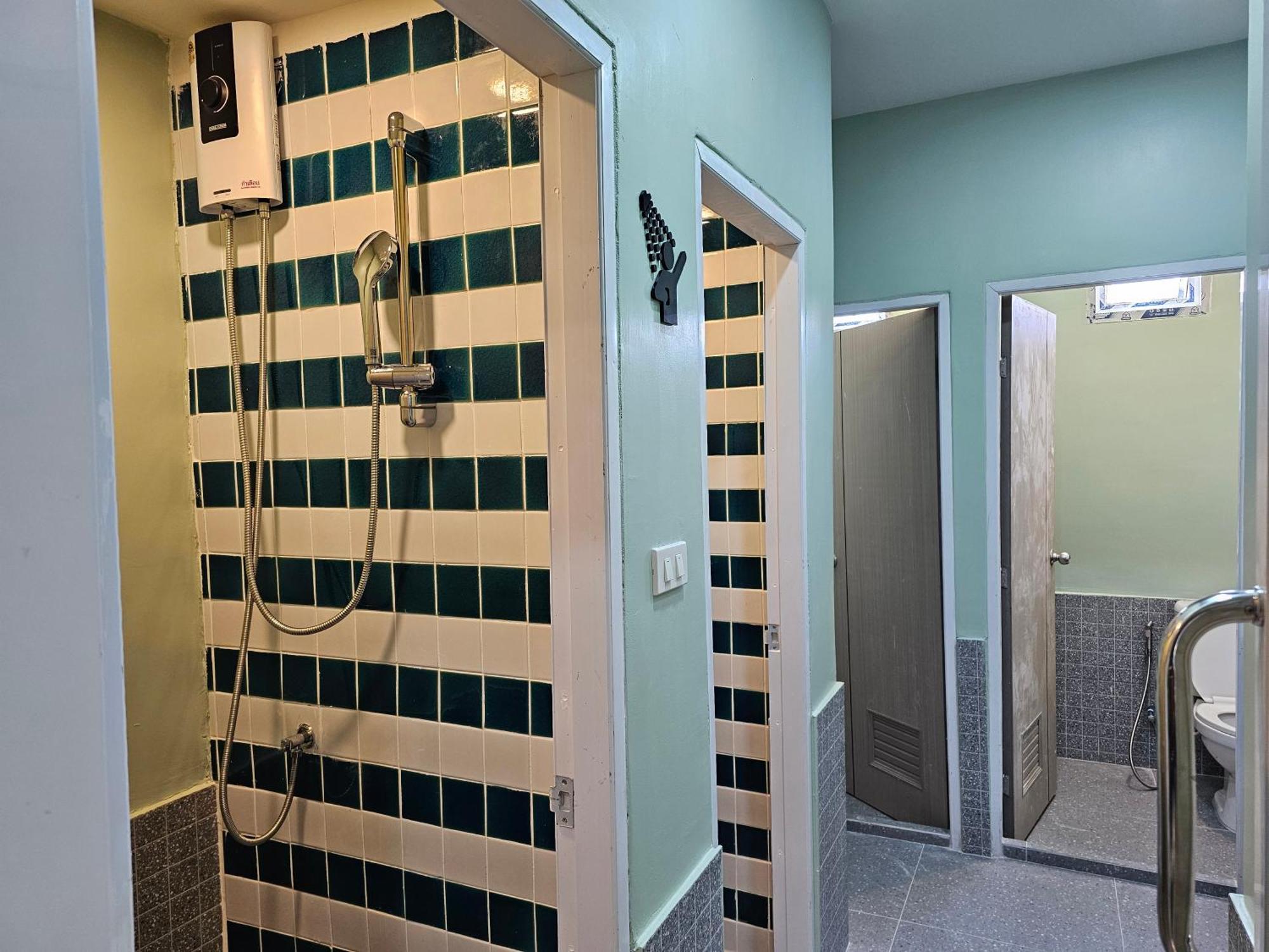 Lub Nai Hostel Patong Стая снимка