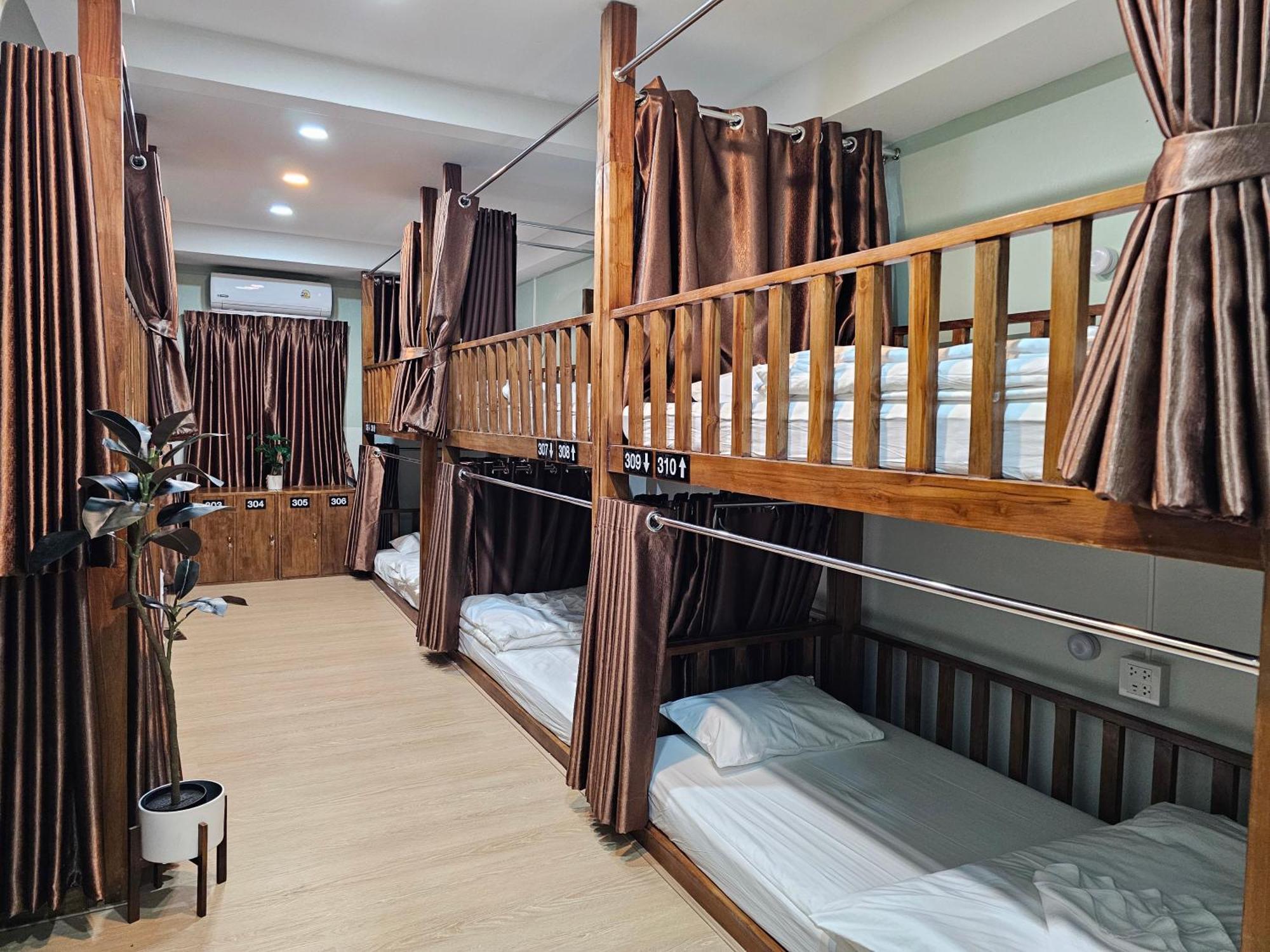 Lub Nai Hostel Patong Стая снимка