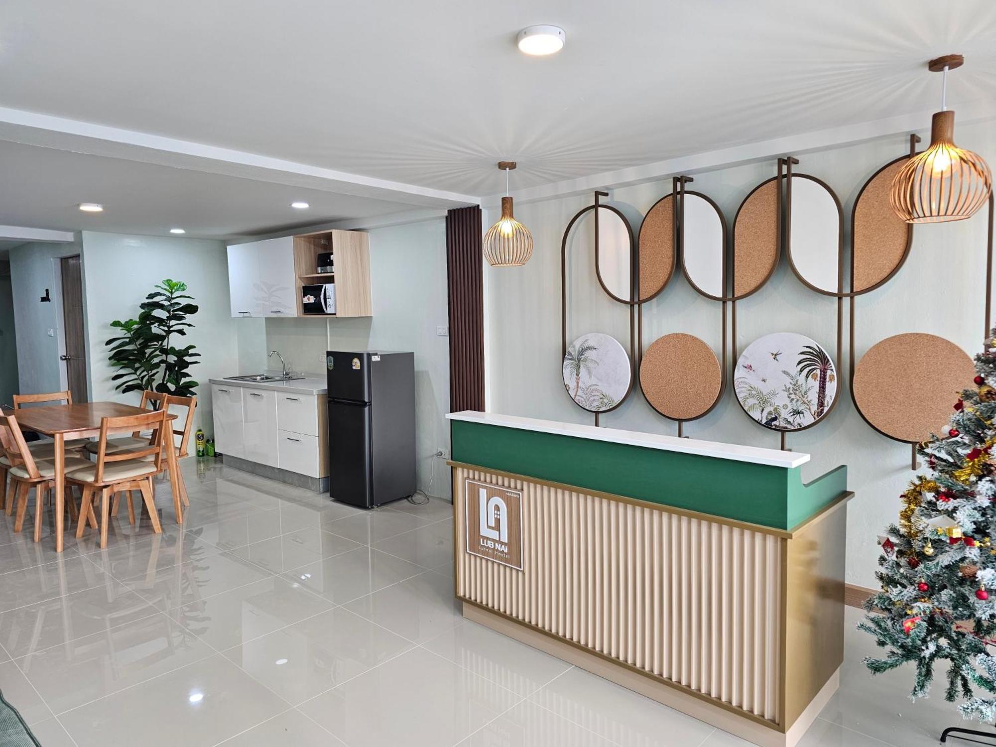 Lub Nai Hostel Patong Екстериор снимка