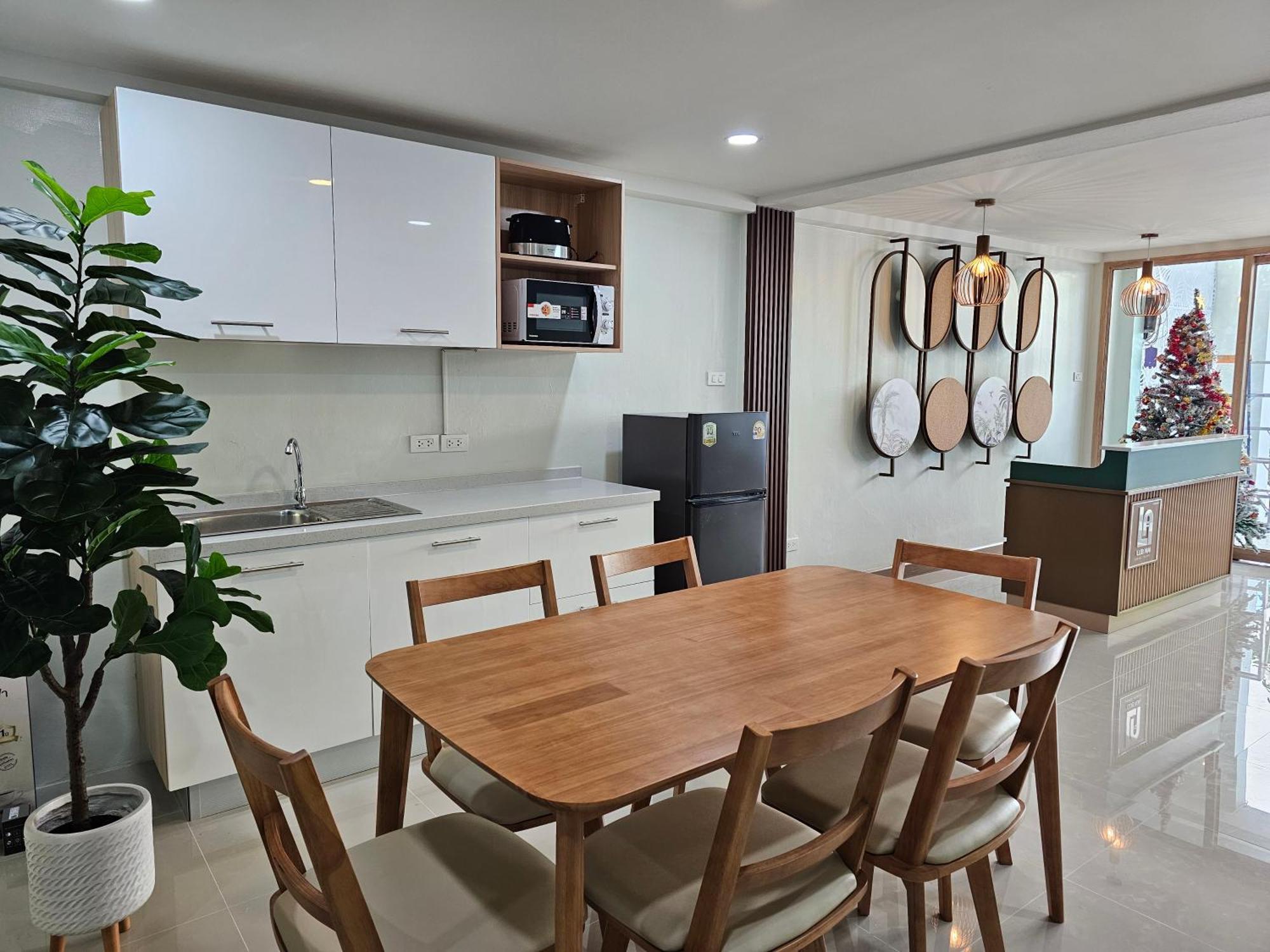 Lub Nai Hostel Patong Екстериор снимка